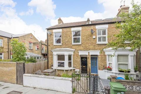 3 bedroom house to rent, Goodrich Road, London SE22