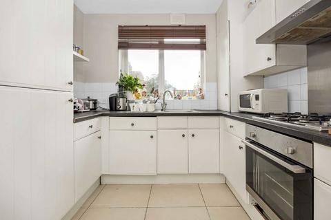 3 bedroom house to rent, Goodrich Road, London SE22