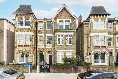 2 bedroom flat to rent, Oakhurst Grove, London SE22