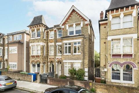 2 bedroom flat to rent, Oakhurst Grove, London SE22