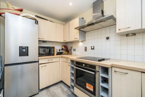 2 bedroom flat for sale, Lordship Lane, London SE22