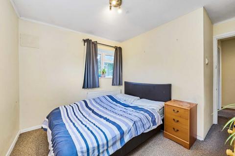 3 bedroom flat to rent, Herne Hill, London SE24