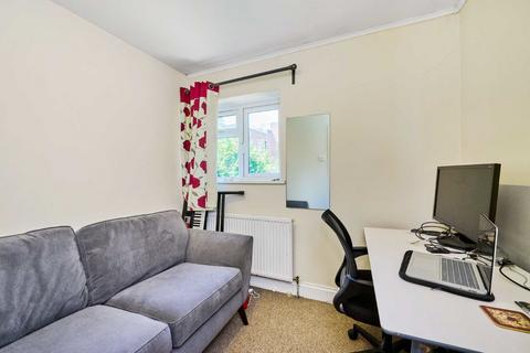 3 bedroom flat to rent, Herne Hill, London SE24