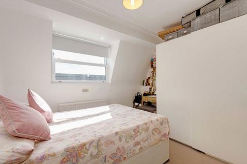 2 bedroom flat for sale, Upper Addison Gardens, London W14