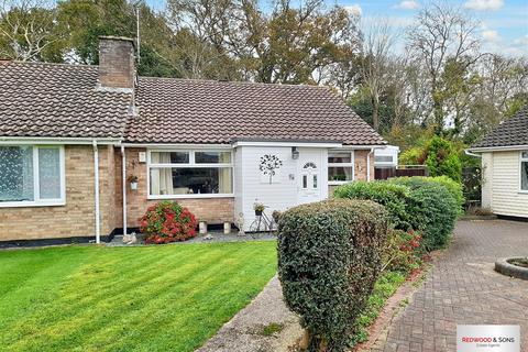 2 bedroom semi-detached bungalow for sale, Spinney Walk, Barnham