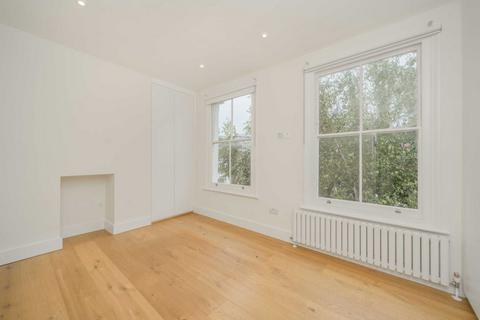 3 bedroom flat for sale, St. James Street, London W6