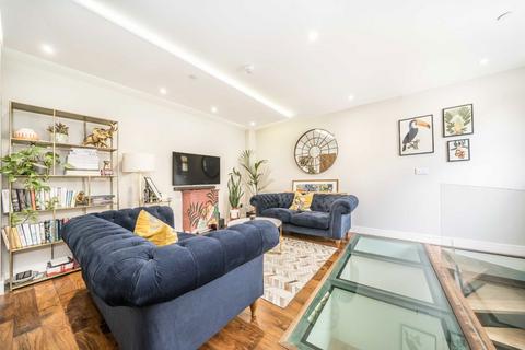 3 bedroom terraced house for sale, Sylvester Road, London E8