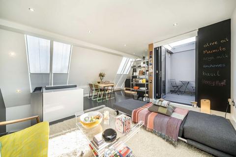 3 bedroom end of terrace house for sale, Stanford Mews, London E8