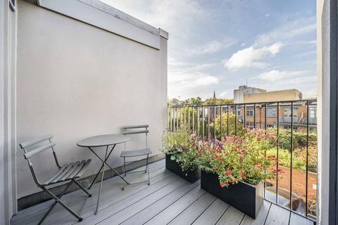 3 bedroom end of terrace house for sale, Stanford Mews, London E8