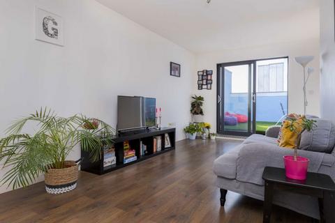 4 bedroom flat for sale, Spurstowe Terrace, London E8