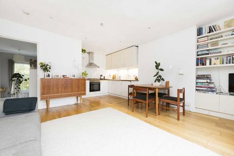 2 bedroom flat for sale, Downs Park Road, London E8