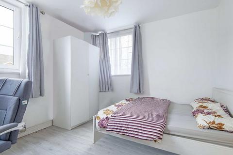 3 bedroom flat for sale, Homerton High Street, London E9