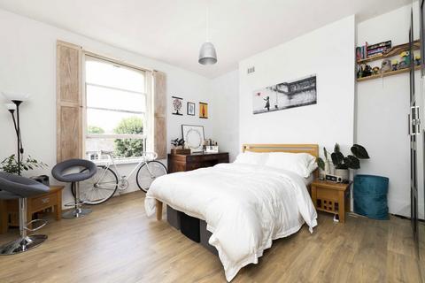 2 bedroom flat for sale, Amhurst Road, London E8