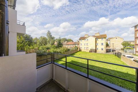 1 bedroom flat for sale, Cecilia Road, London E8