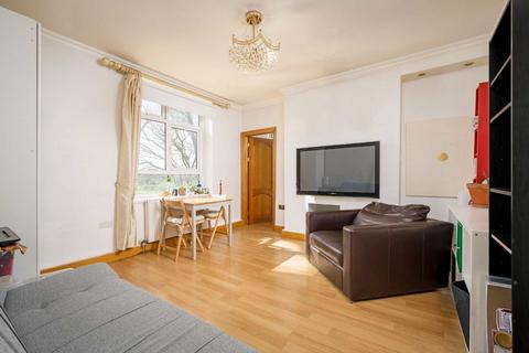 4 bedroom flat for sale, Homerton Road, London E9