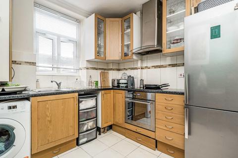 4 bedroom flat for sale, Homerton Road, London E9