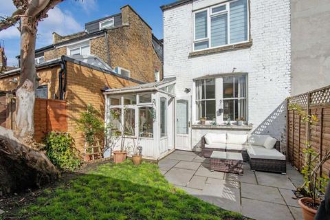 2 bedroom flat for sale, Durlston Road, London E5