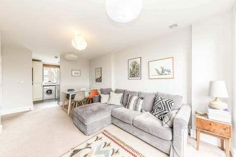 1 bedroom flat for sale, Shacklewell Road, London N16