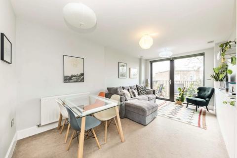 1 bedroom flat for sale, Shacklewell Road, London N16