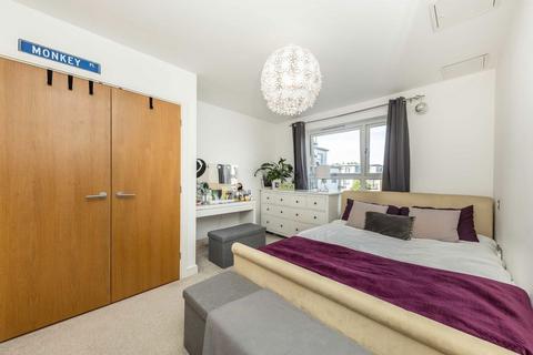 2 bedroom flat for sale, Thomas Jacomb Place, London E17