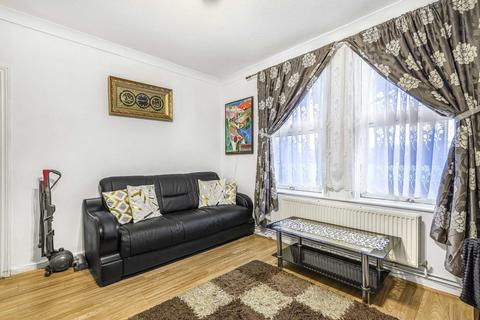 3 bedroom maisonette for sale, Fletching Road, London E5