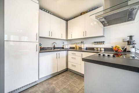 1 bedroom flat for sale, Tyssen Street, London E8