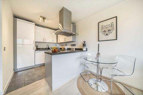 1 bedroom flat for sale, Tyssen Street, London E8