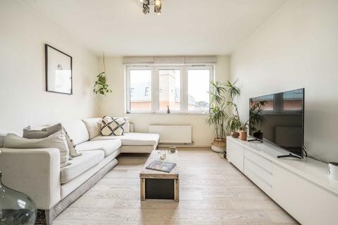 1 bedroom flat for sale, Tyssen Street, London E8