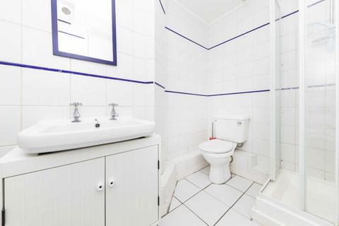 1 bedroom flat for sale, Stoke Newington High Street, London N16