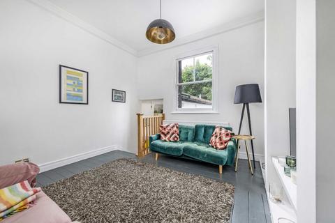 2 bedroom flat for sale, Cricketfield Road, London E5