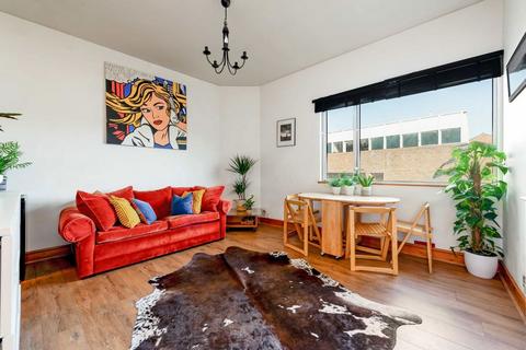 1 bedroom flat for sale, Downs Road, London E5