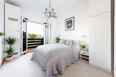 1 bedroom flat for sale, Downs Road, London E5