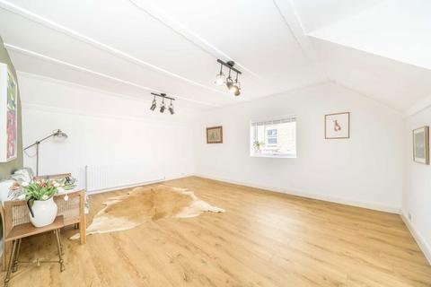 2 bedroom flat for sale, Lower Clapton Road, London E5