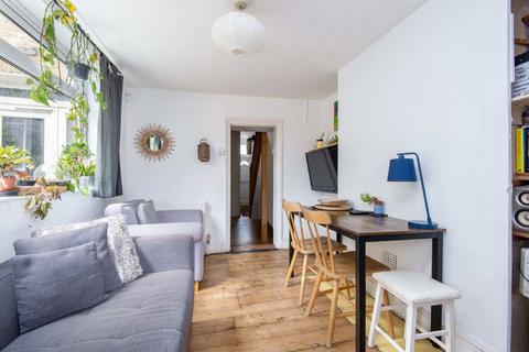 3 bedroom terraced house for sale, Kenworthy Road, London E9