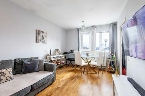 2 bedroom flat for sale, Leaside Road, London E5