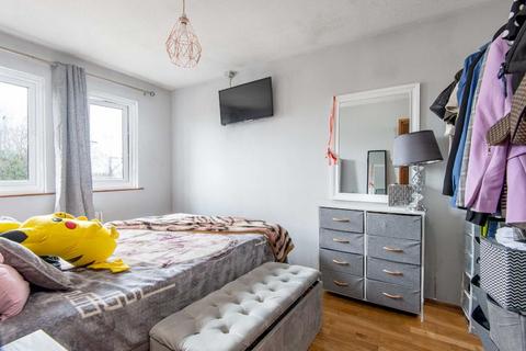 2 bedroom flat for sale, Leaside Road, London E5