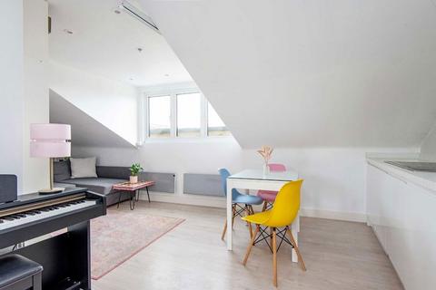 1 bedroom flat for sale, Lower Clapton Road, London E5