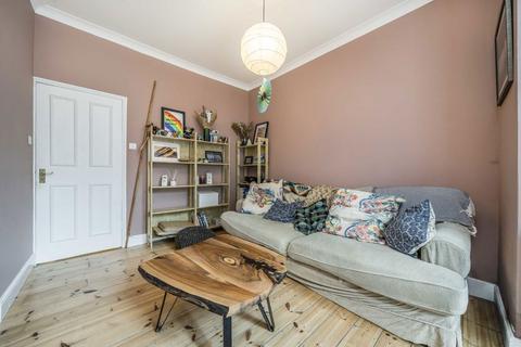 2 bedroom flat for sale, Ickburgh Road, London E5