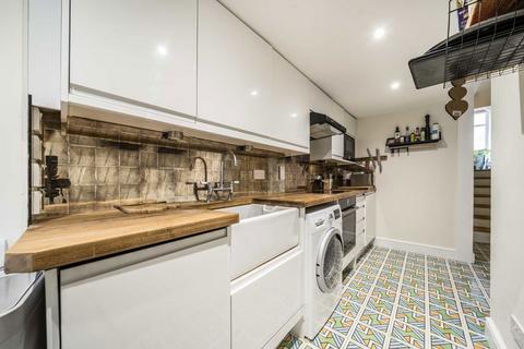 2 bedroom flat for sale, Ickburgh Road, London E5