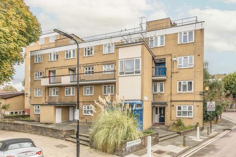 3 bedroom flat for sale, Amhurst Road, London E8