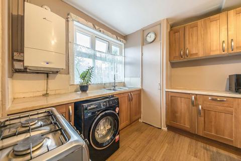 3 bedroom flat for sale, Amhurst Road, London E8