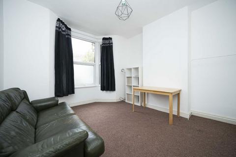 3 bedroom terraced house for sale, Dunlace Road, London E5