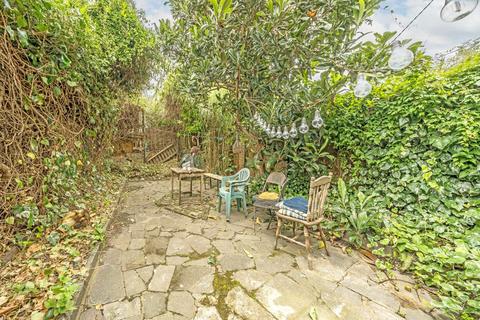 3 bedroom terraced house for sale, Dunlace Road, London E5