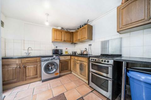 4 bedroom terraced house for sale, Homerton High Street, London E9