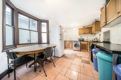 4 bedroom terraced house for sale, Homerton High Street, London E9