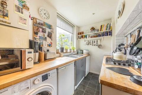 2 bedroom flat for sale, Evering Road, London E5