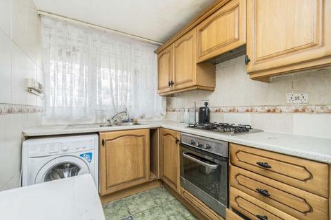 2 bedroom flat for sale, Tolsford Road, London E5