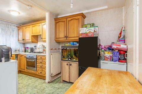 2 bedroom flat for sale, Tolsford Road, London E5