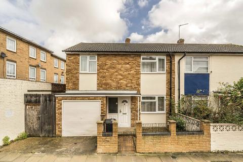 3 bedroom semi-detached house for sale, Ferncliff Road, London E8