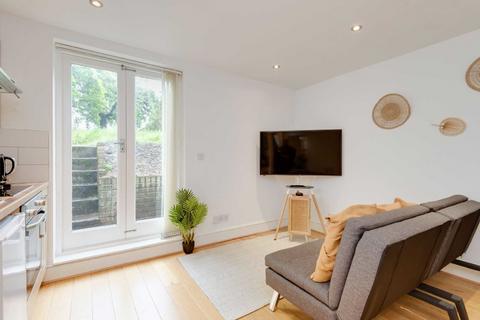 1 bedroom flat for sale, Dalston Lane, London E8